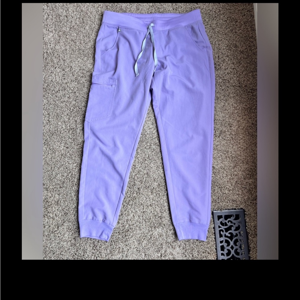 Figs Lavender Dew Zamora Jogger Size Large Like New